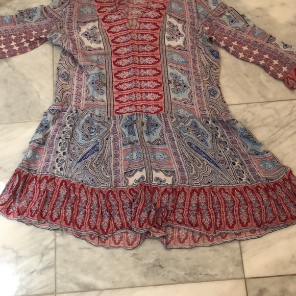 Size small BCBG Max Azria dress!Beautiful fabric!Worn a few times!Dry cleaned - Picture 4 of 7